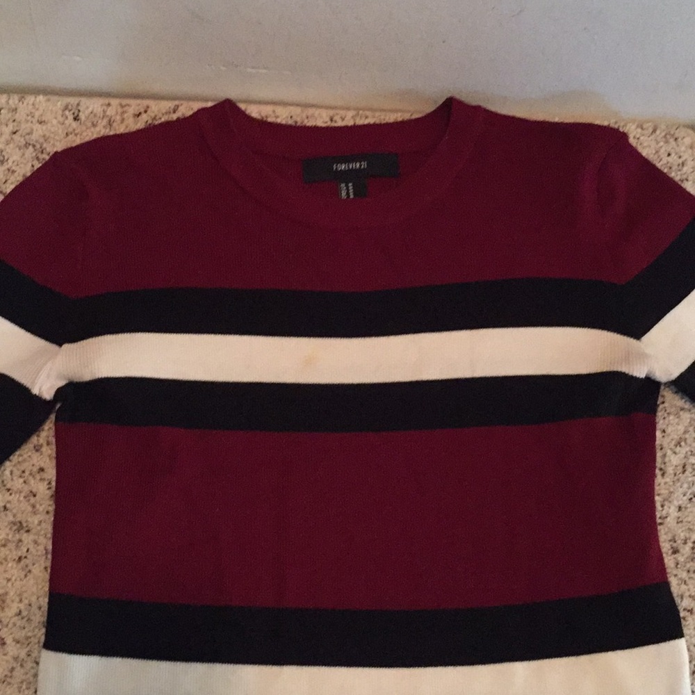 Forever 21 burgundy top